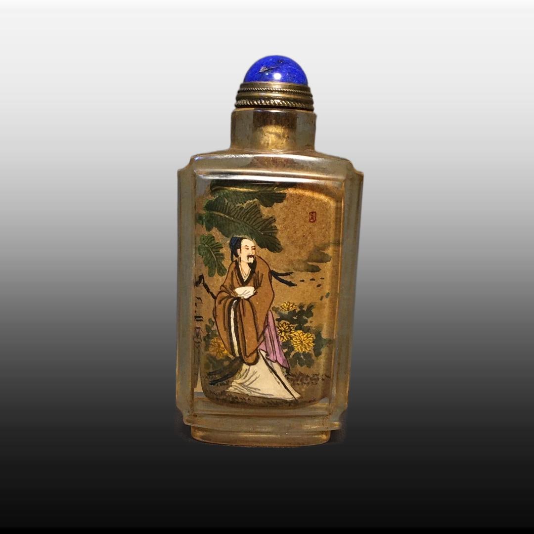 A Exquisite Colored glaze Figures Pattern Snuff Bottle: A Exquisite Colored glaze Figures Pattern Snuff Bottle,Qing Dynasty, China,Size:1.6inx1in ,Weight:80g 琉璃人物纹鼻烟壶,中国清代