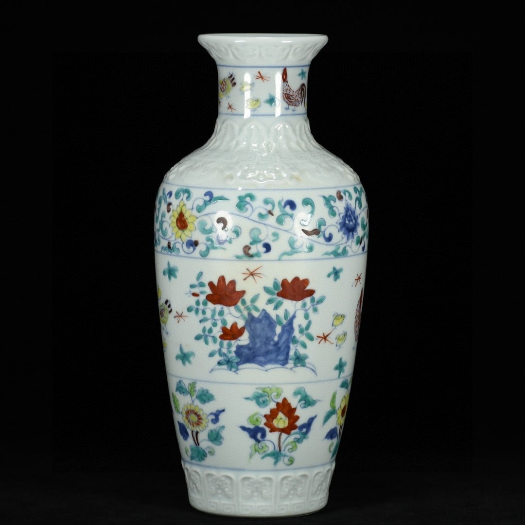 A Exquisite Doucai Flower and Bird Pattern Vase - 2