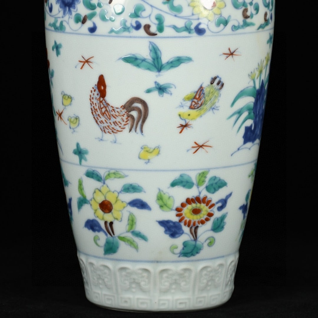 A Exquisite Doucai Flower and Bird Pattern Vase - 6