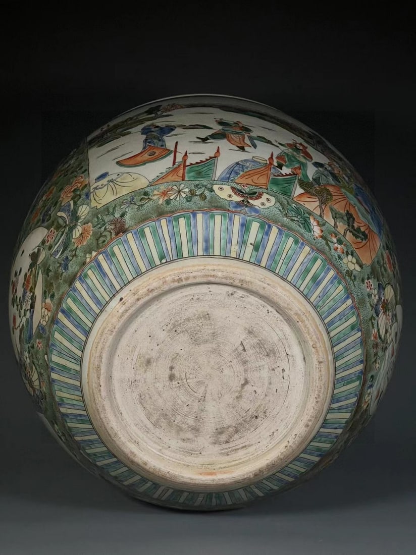 A Exquisite Wucai Figures Pattern Vat - 9