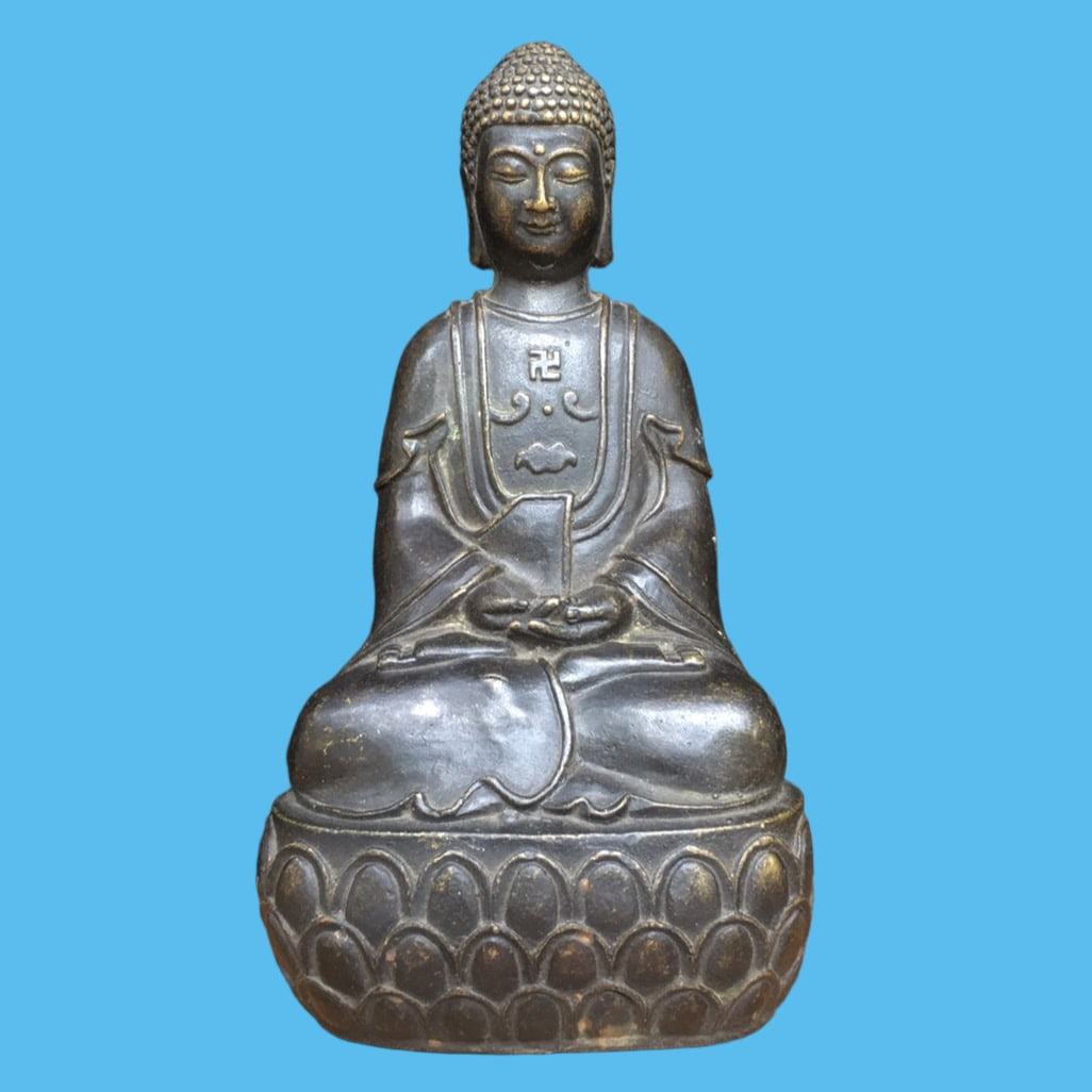 A Exquisite Copper-Bodied Buddha statue Ornament (1 of 9)