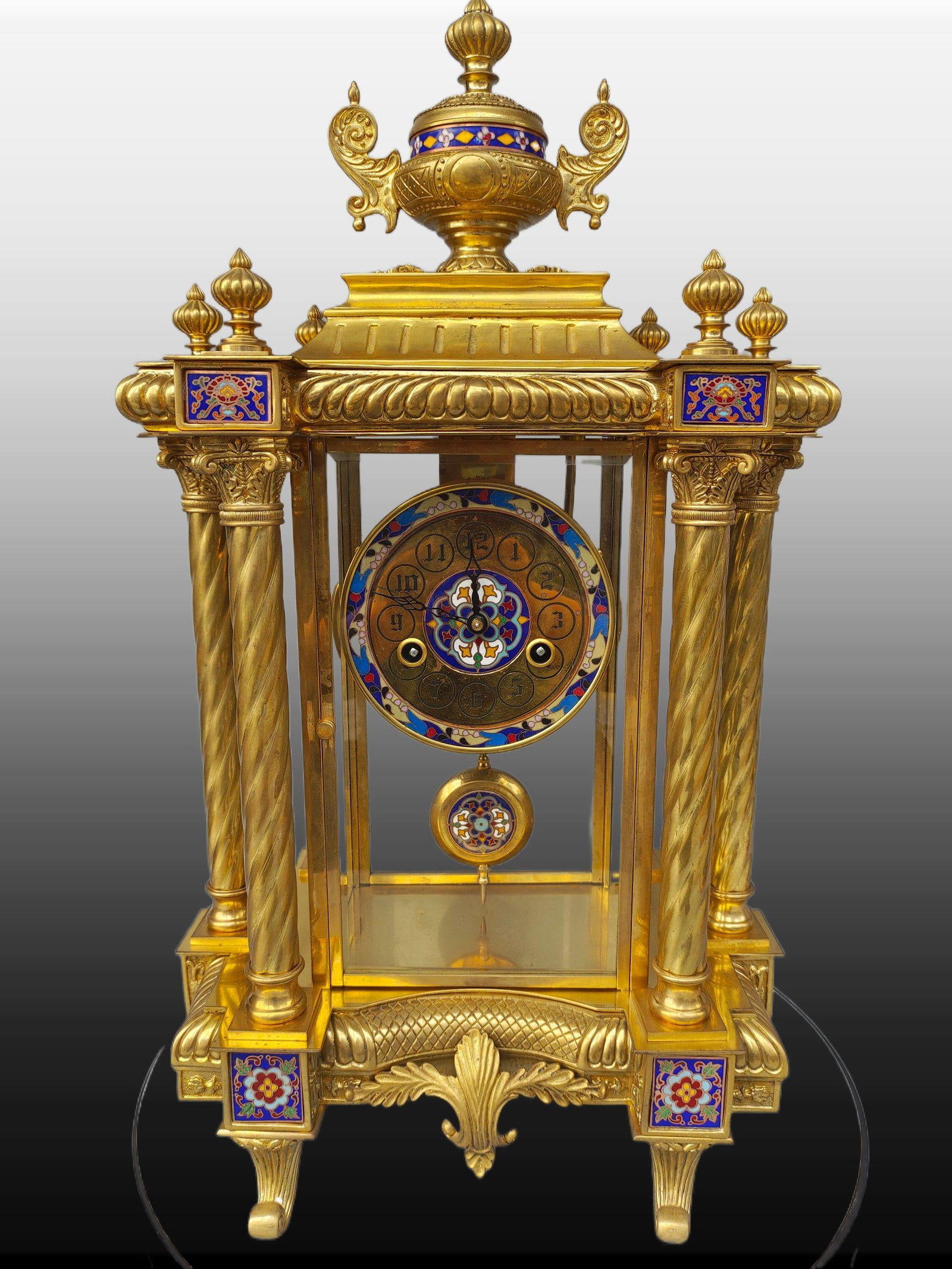 A Exquisite Gilt Bronze Mechanical Mantel Clock: A Exquisite Gilt Bronze Mechanical Mantel Clock,Modern Time of China,Size:14.2inx9.4inx23.6in 铜鎏金机械座钟,近现代