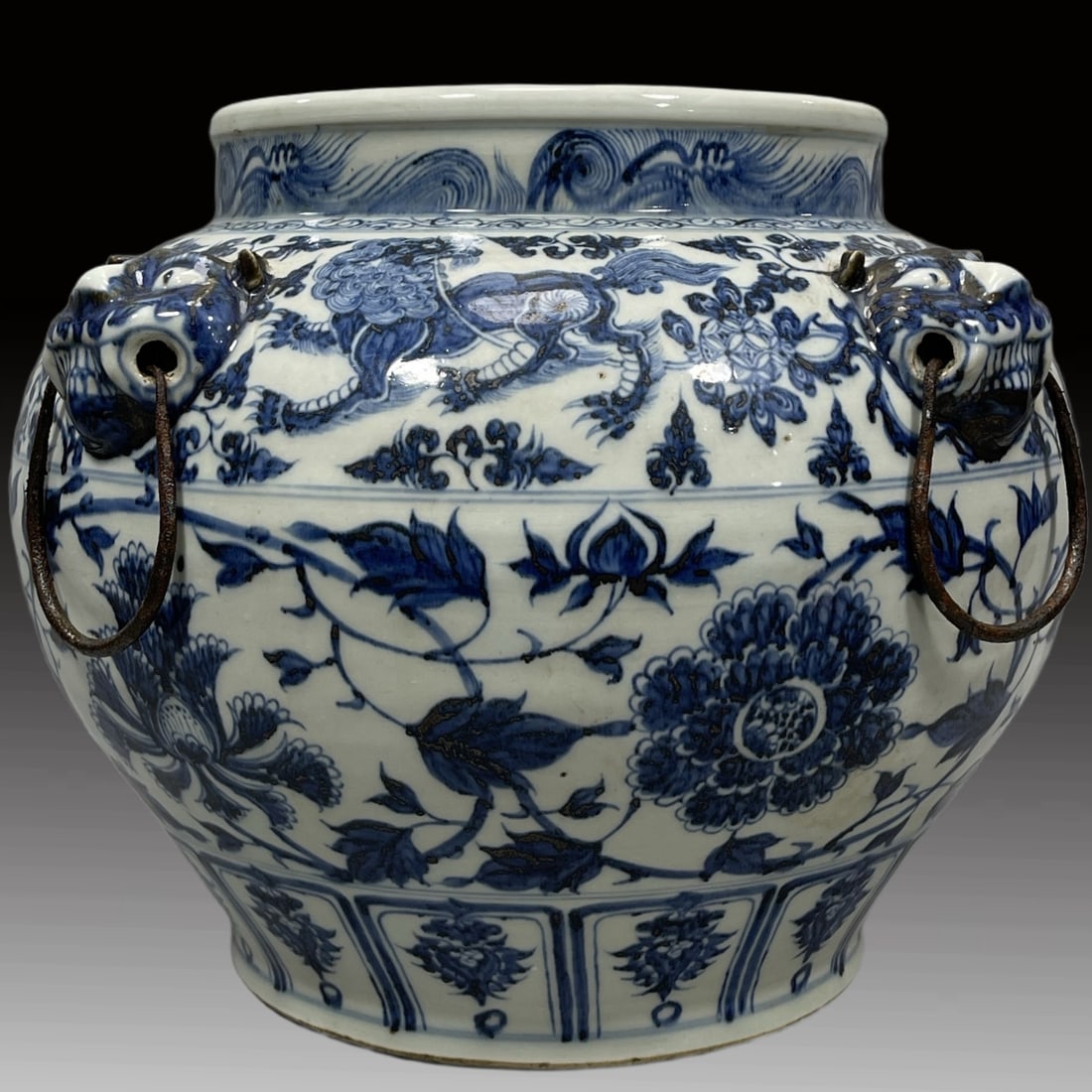 A Exquisite Blue and White Lotus Pattern Jar - 2