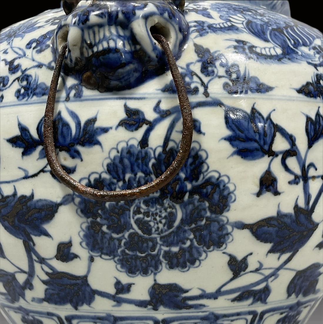 A Exquisite Blue and White Lotus Pattern Jar - 7