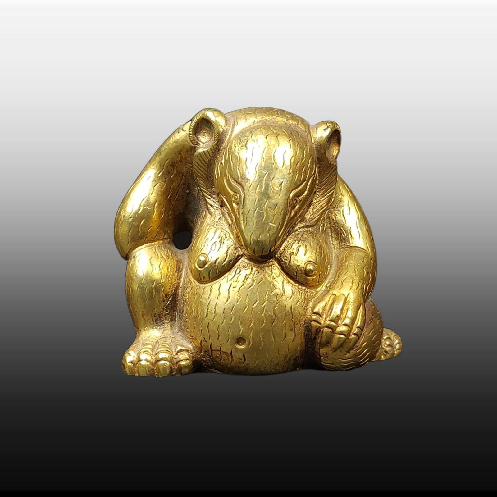 A Exquisite Gilt Bronze Bear-shaped Ornament (1 of 6)