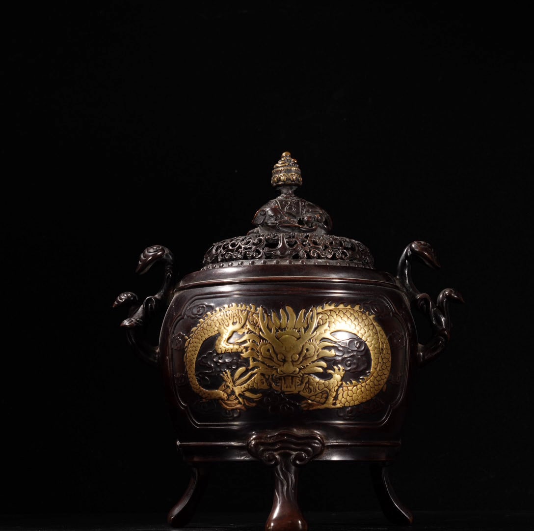 A Exquisite Red Copper Gilt Bronze Dragon Pattern Ruyi-Ears Censer: A Exquisite Red Copper Gilt Bronze Dragon Pattern Ruyi-Ears Censer,Ming Dynasty, China,Xuande Six-character Mark,Size:9.1inx4.7in,Weight:4165g