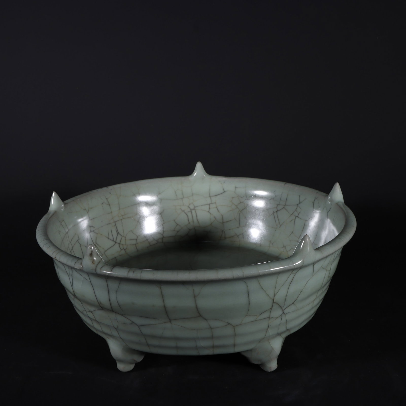 A Exquisite Guan yao Celadon Glzed Five-legs Brush Washer: A Exquisite Guan yao Celadon Glzed Five-legs Brush Washer,Song Dynasty, China,Size:4.3inx9.6in 官窑粉青釉五足洗,中国宋代