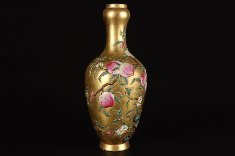 A Exquisite Enamel Gold Ground Peach Pattern Vase - 6