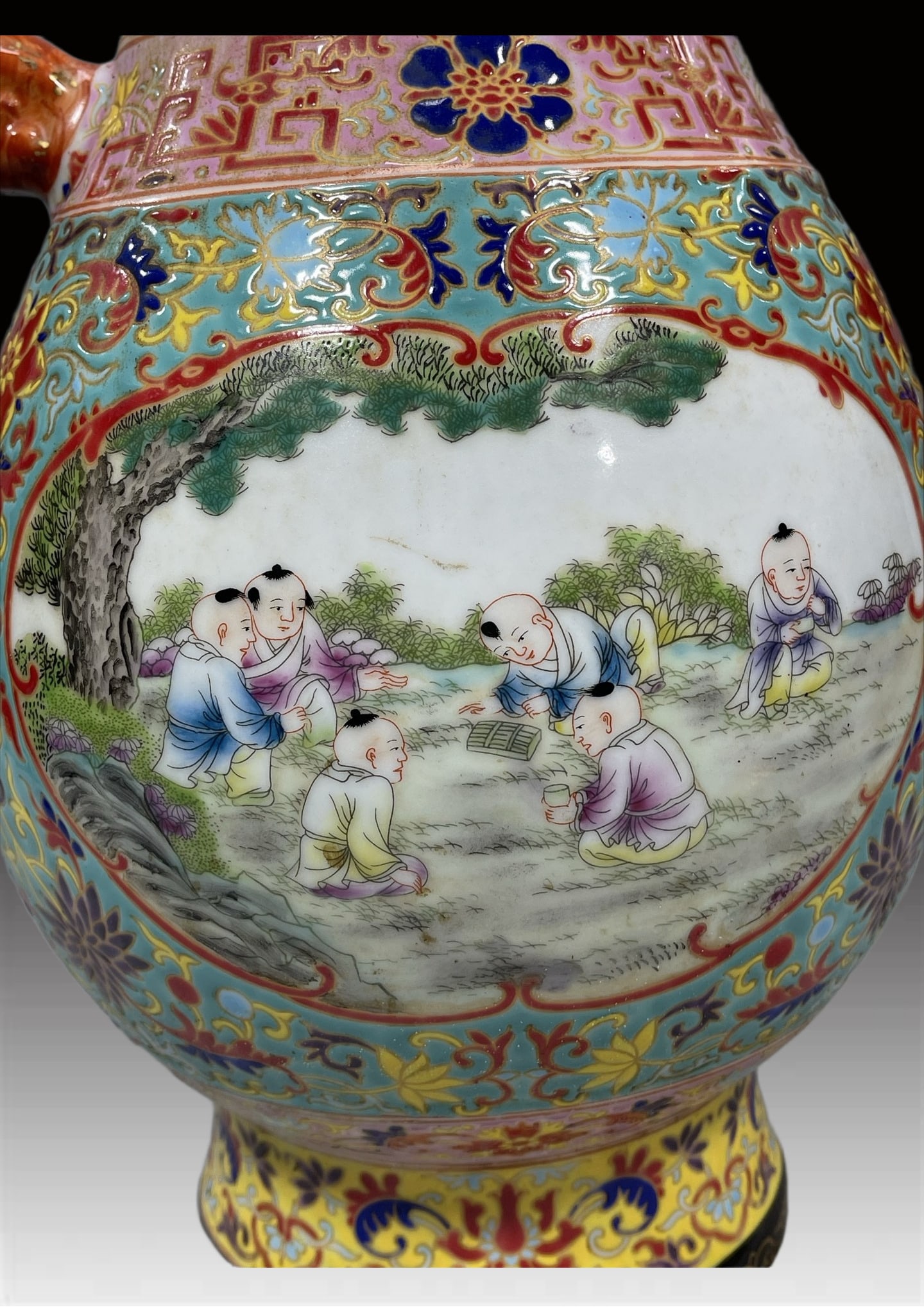 A Exquisite Enamel Figures Pattern Ewer - 8