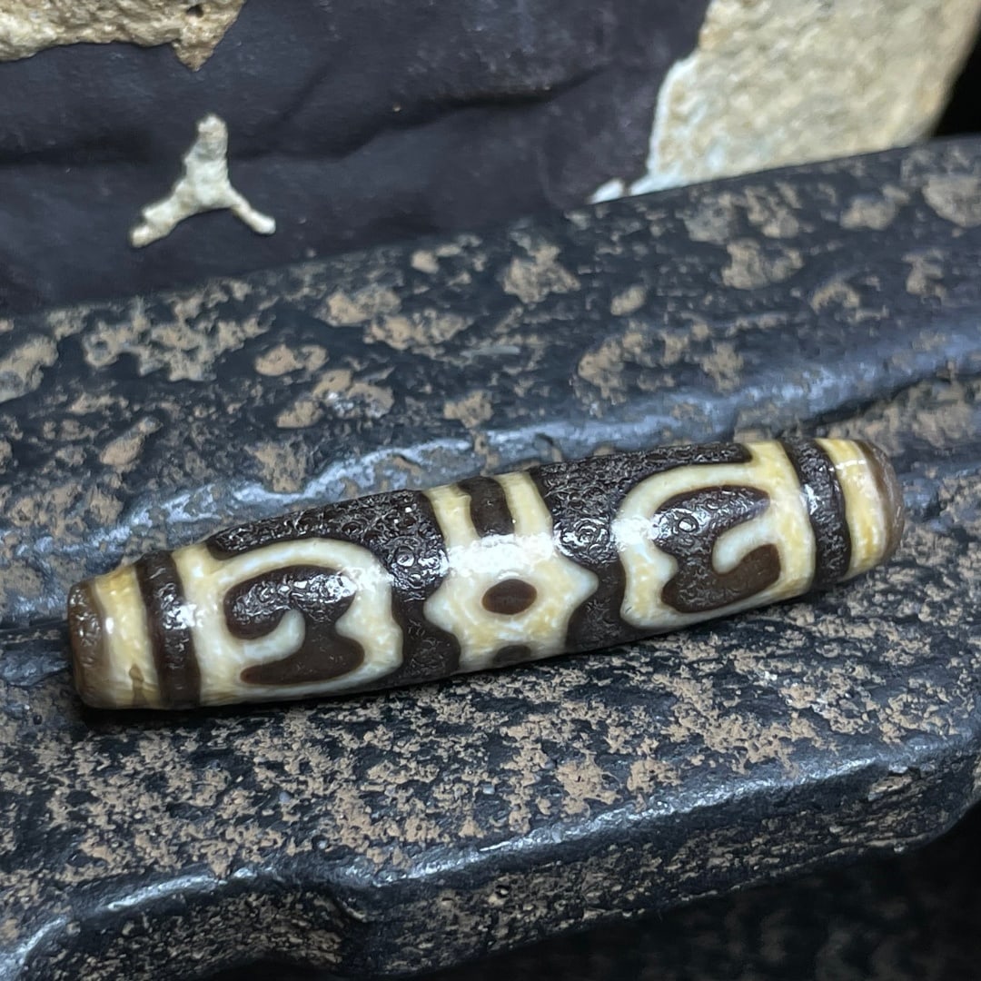 A Exquisite Tiger Tooth Dzi bead - 3