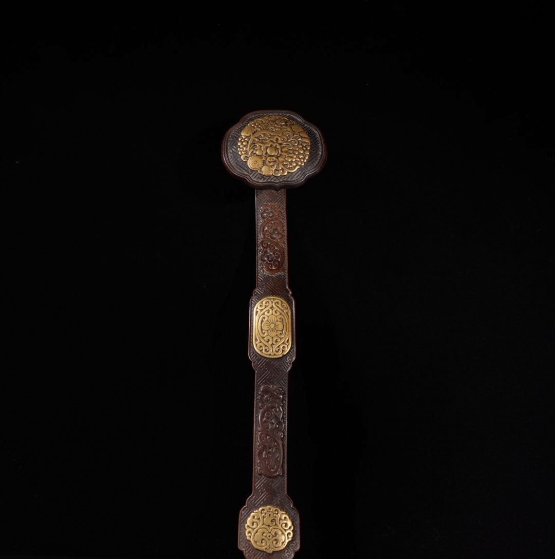 A Exquisite Red Copper Gilt Bronze Ruyi Ornament: A Exquisite Red Copper Gilt Bronze Ruyi Ornament,Qing Dynasty, China,Qianlong Six-character Mark,Size:18.3in,Weight:1370g 紫铜鎏金如意摆件,中Þ