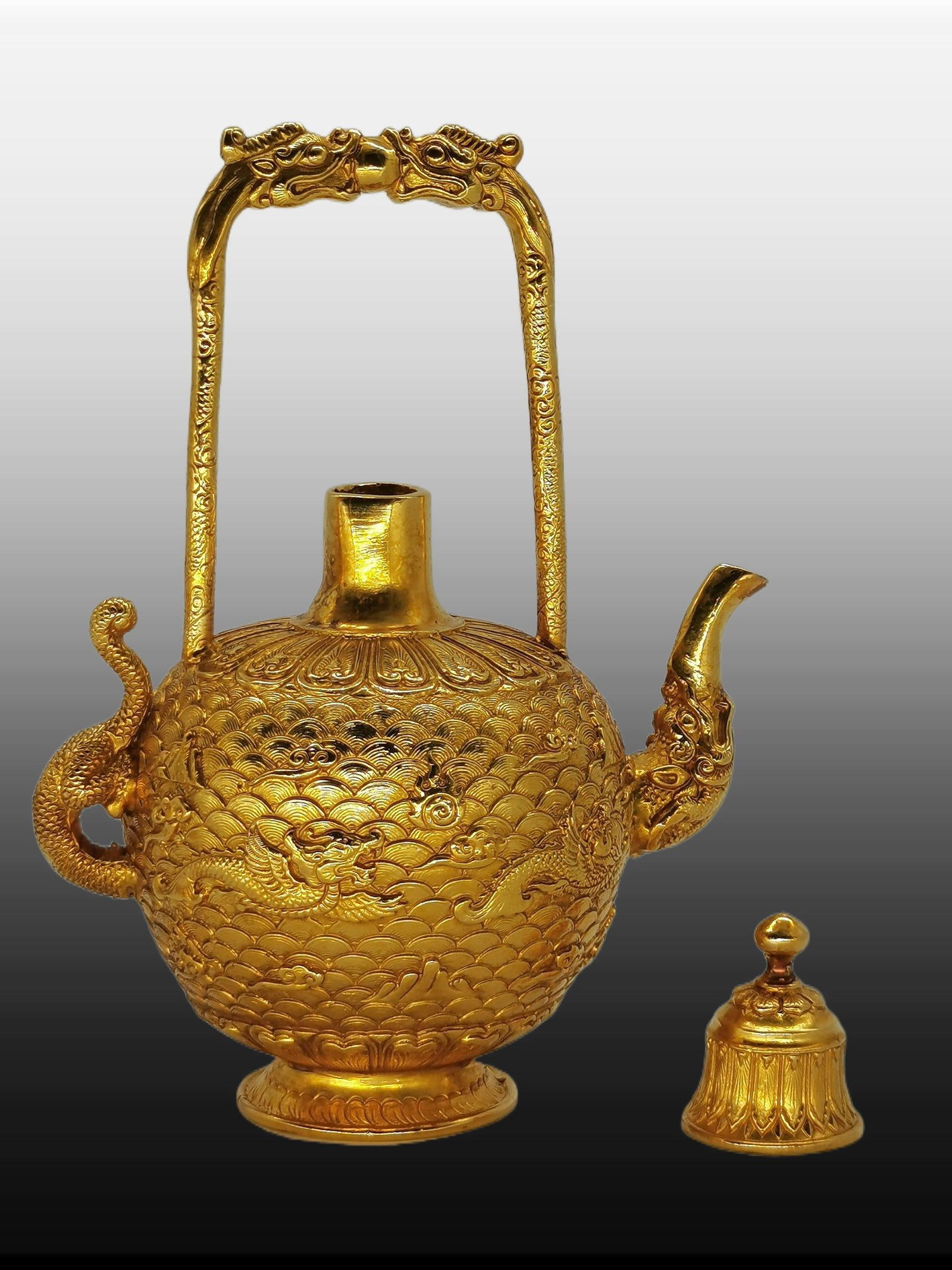 A Exquisite Gilt Bronze Dragon Pattern Ewer - 2