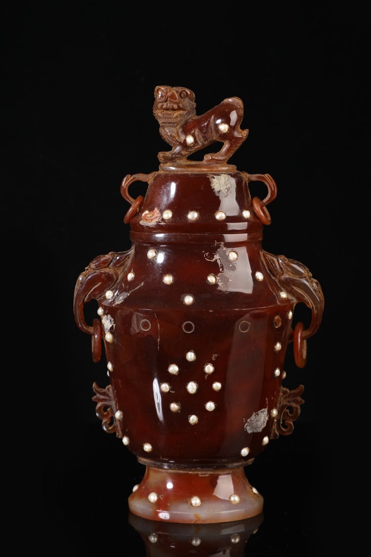 A Exquisite Agate Inlaid Gems Vase: A Exquisite Agate Inlaid Gems Vase,Han Dynasty, China,Size:12.6inx6.9in,Weight:1672g 玛瑙镶嵌百宝瓶,中国汉代