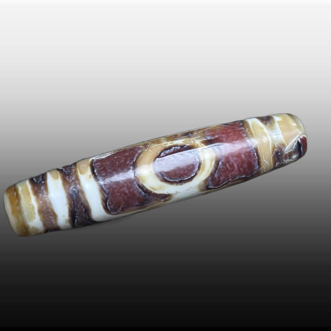 A Exquisite One Eye Dzi bead - 3