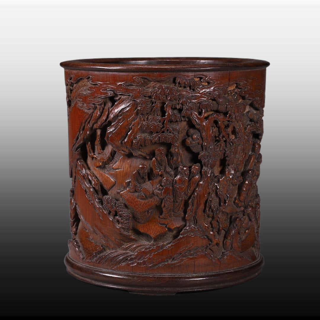 A Exquisite Bamboo Figures Pattern Brush Pot: A Exquisite Bamboo Figures Pattern Brush Pot,Qing Dynasty, China,Size:6.3inx6.7in,Weight:883g 竹雕人物纹笔筒,中国清代