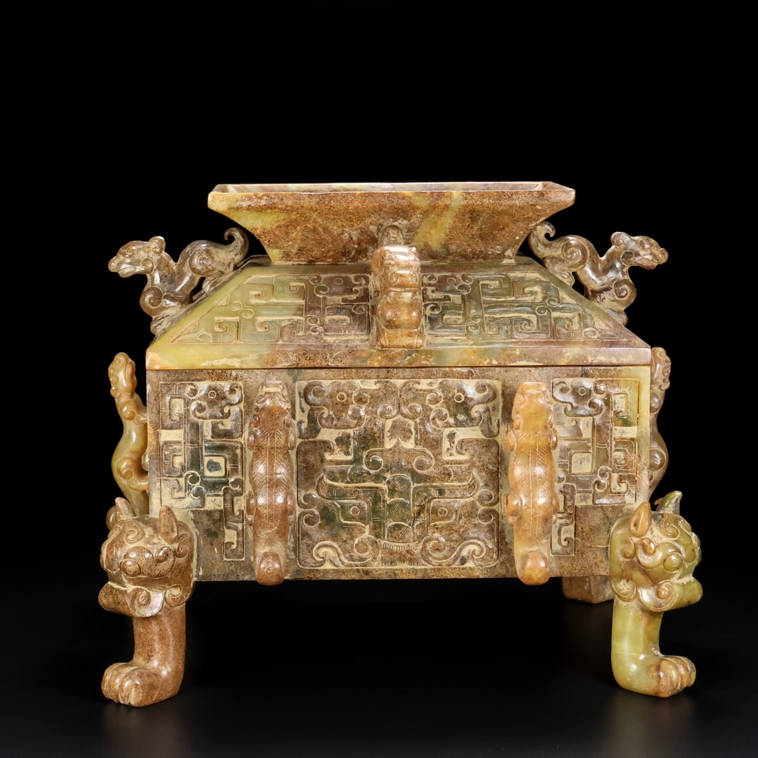 A Exquisite Hotan Jade Auspicious Beast Box (1 of 9)