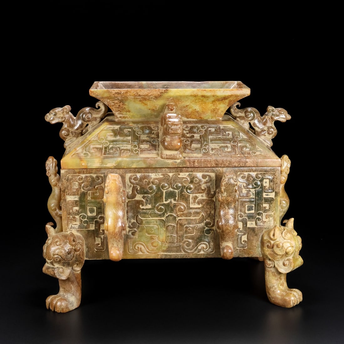 A Exquisite Hotan Jade Auspicious Beast Box - 2