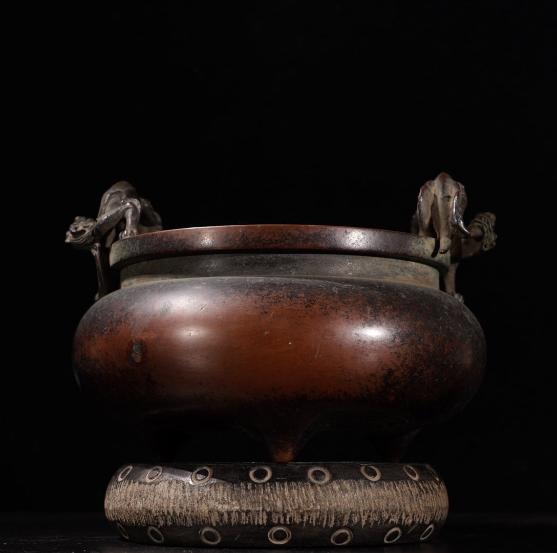 A Exquisite Red Copper Dragon-Ears Incense Burner: A Exquisite Red Copper Dragon-Ears Incense Burner,Ming Dynasty, China,With Mark,Size:4.5inx5.5in,Weight:2605g