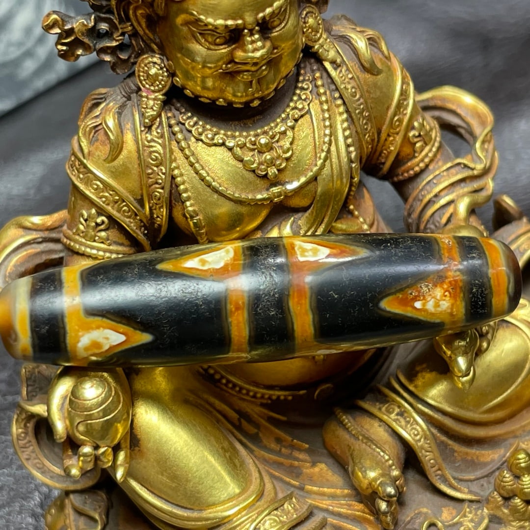 A Exquisite Tiger Tooth Dzi bead - 2
