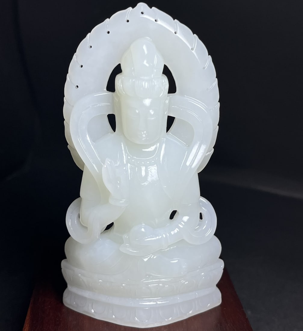 A Exquisite Hotan White Jade Statue of Avalokitesvara Ornament: A Exquisite Hotan White Jade Statue of Avalokitesvara Ornament,Qing Dynasty, China,Size:4.3inx0.7inx2.3in,Weight:139g 和田白玉观音摆件,中国&