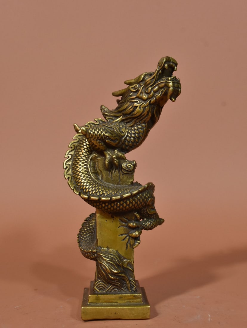 A Exquisite Gilt Bronze Dragon Ornament: A Exquisite Gilt Bronze Dragon Ornament,Qing Dynasty, China,Size:7.9inx3.5in,Weight:750g 铜鎏金龙摆件,中国清代