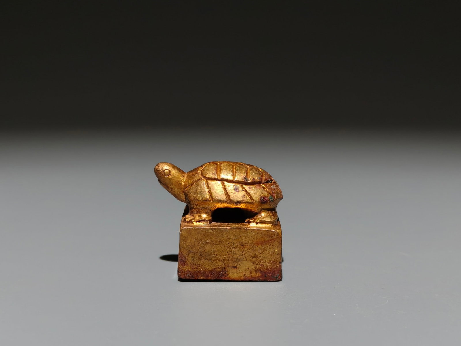 A Exquisite Gilt Bronze Turtle Seal - 2