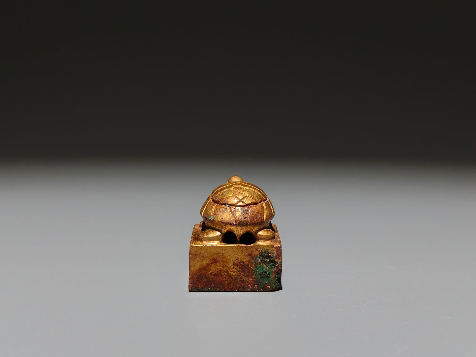 A Exquisite Gilt Bronze Turtle Seal - 4