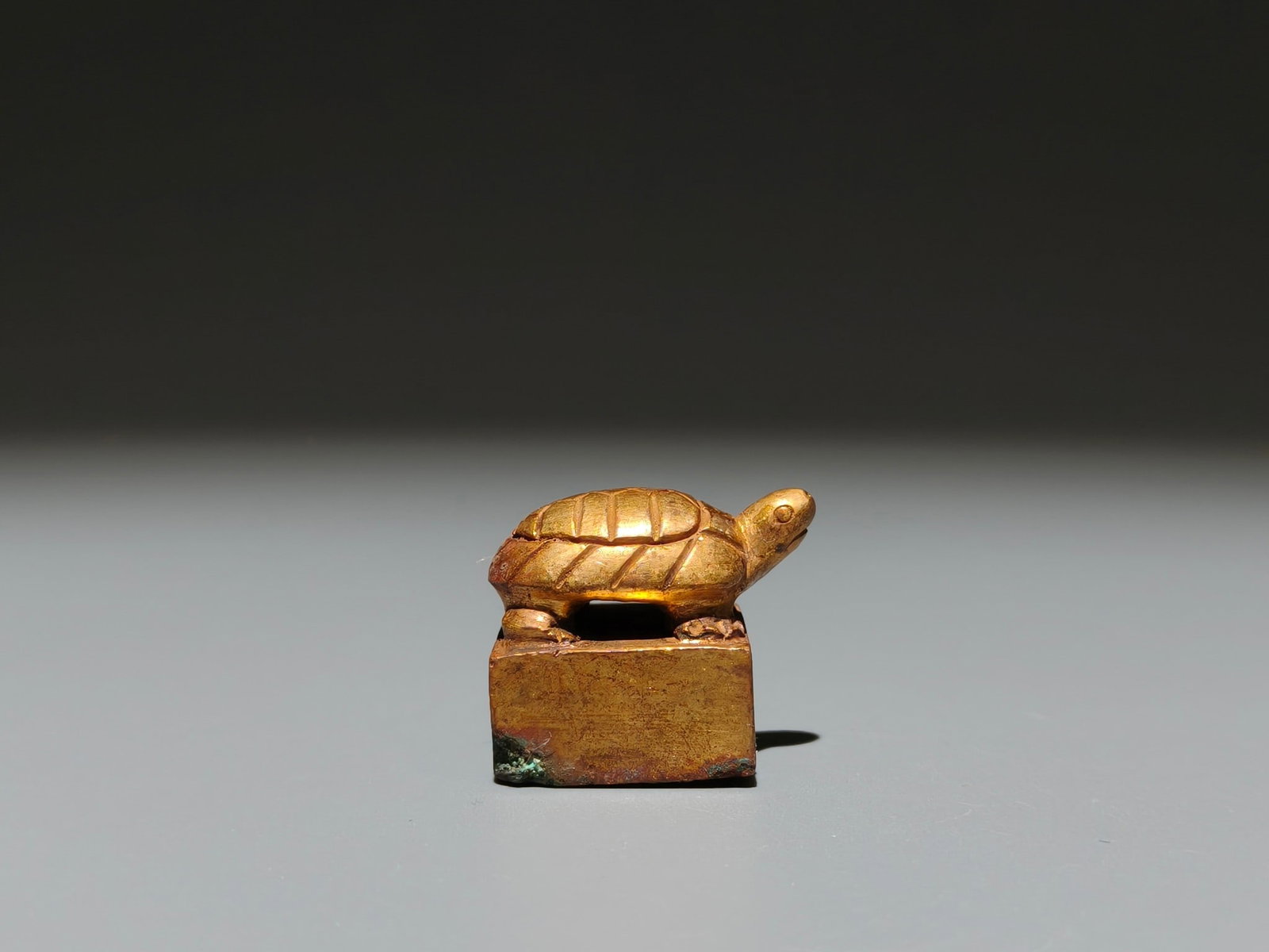 A Exquisite Gilt Bronze Turtle Seal - 6
