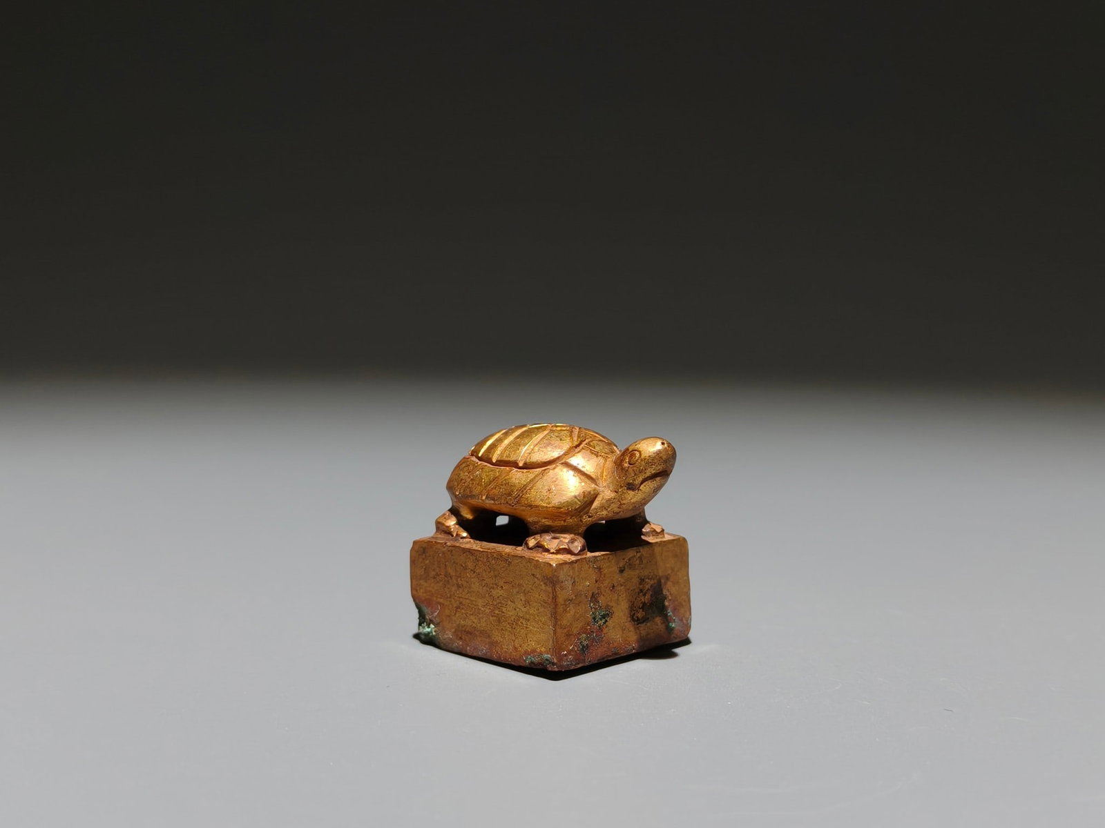 A Exquisite Gilt Bronze Turtle Seal - 7
