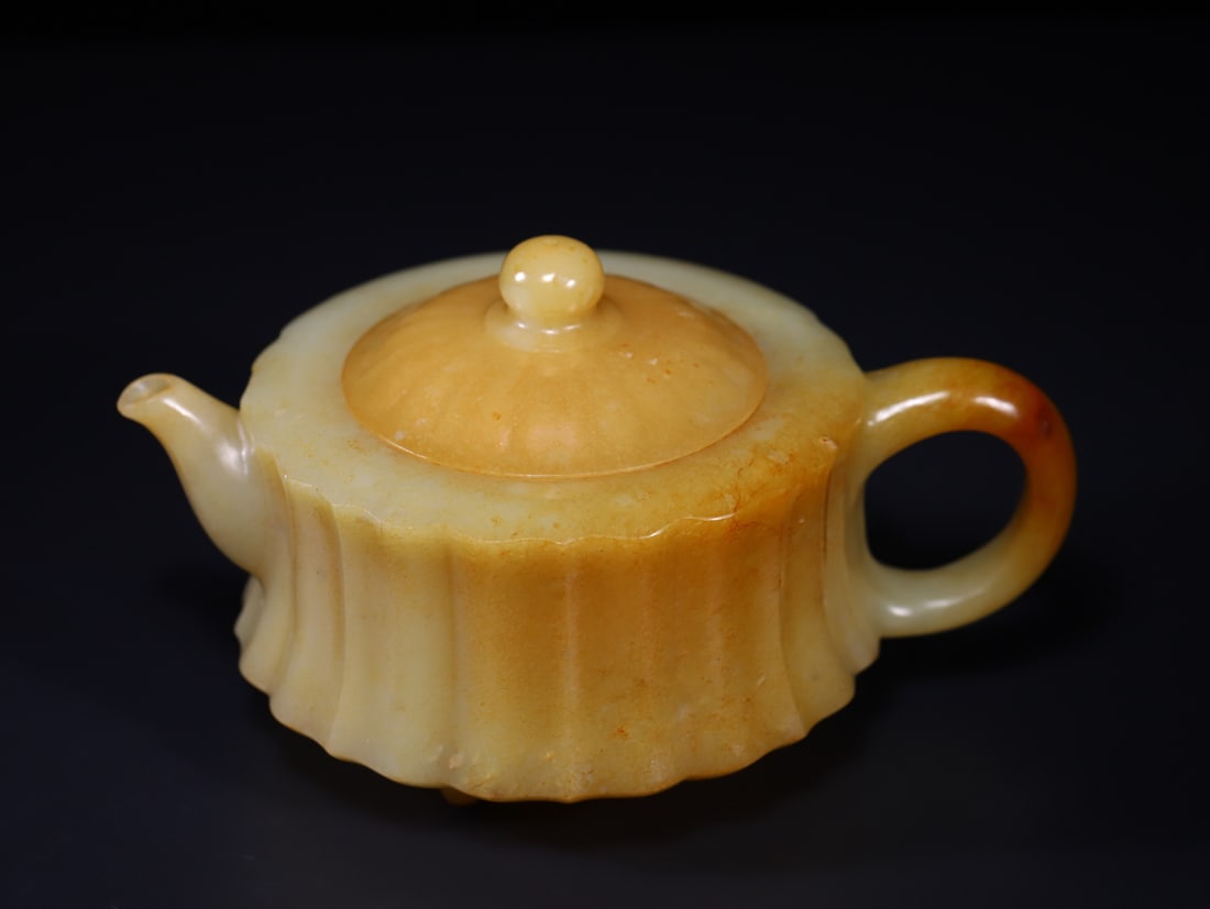 A Exquisite Hotan Jade Teapot - 3