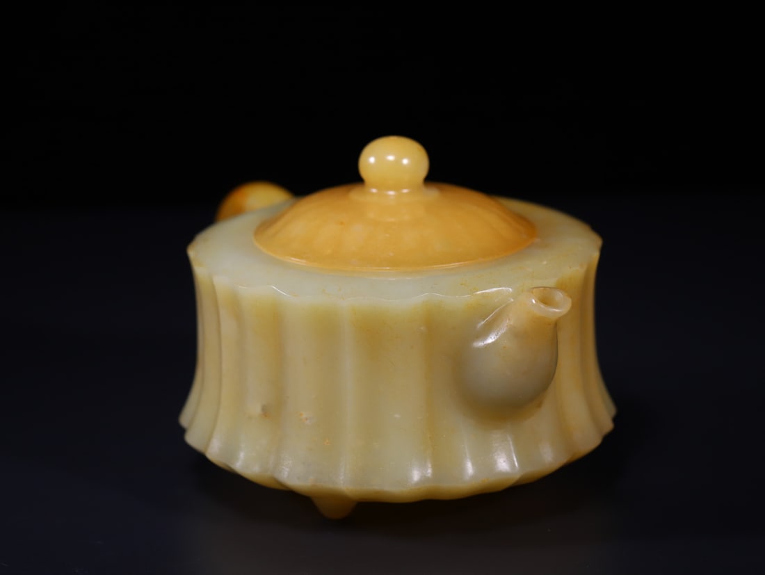 A Exquisite Hotan Jade Teapot - 4