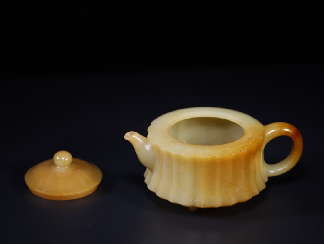 A Exquisite Hotan Jade Teapot - 8