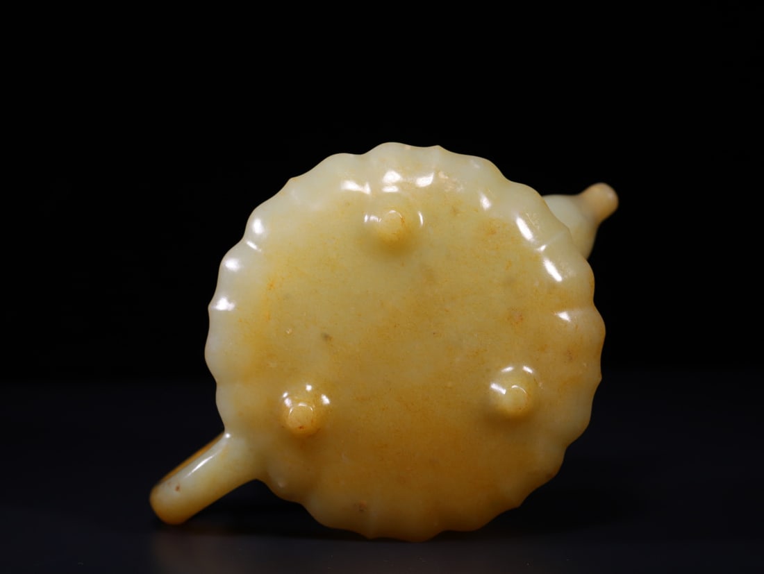 A Exquisite Hotan Jade Teapot - 9