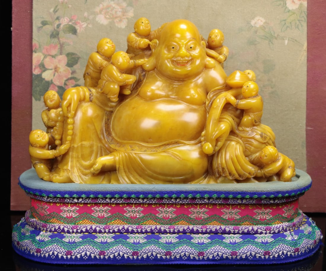 A Exquisite Shoushan Stone Buddha statue Seal: A Exquisite Shoushan Stone Buddha statue Seal,Republic of China,With Mark,Size:9.6inx6.5inx3.1in,Weight:3530g 寿山石佛像印章,民国,带款
