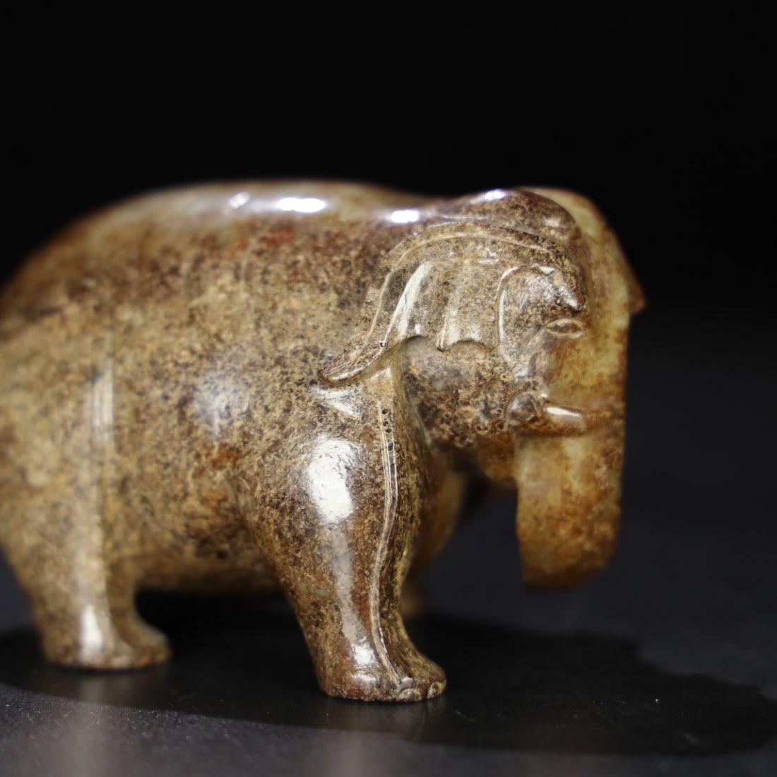 A Exquisite Hotan Jade Elephant Ornament - 4