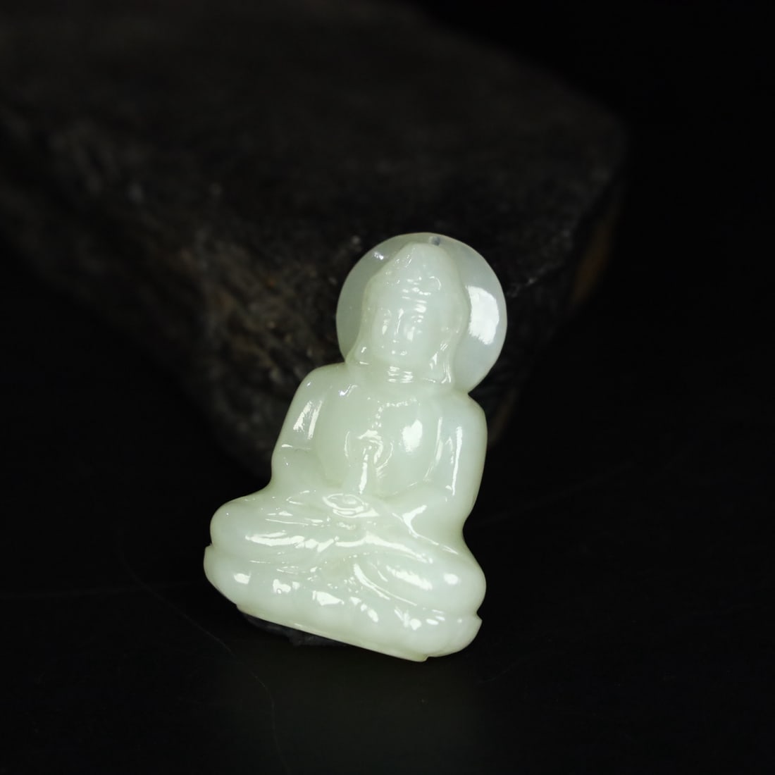A Exquisite Hotan Jade Buddha statue - 2