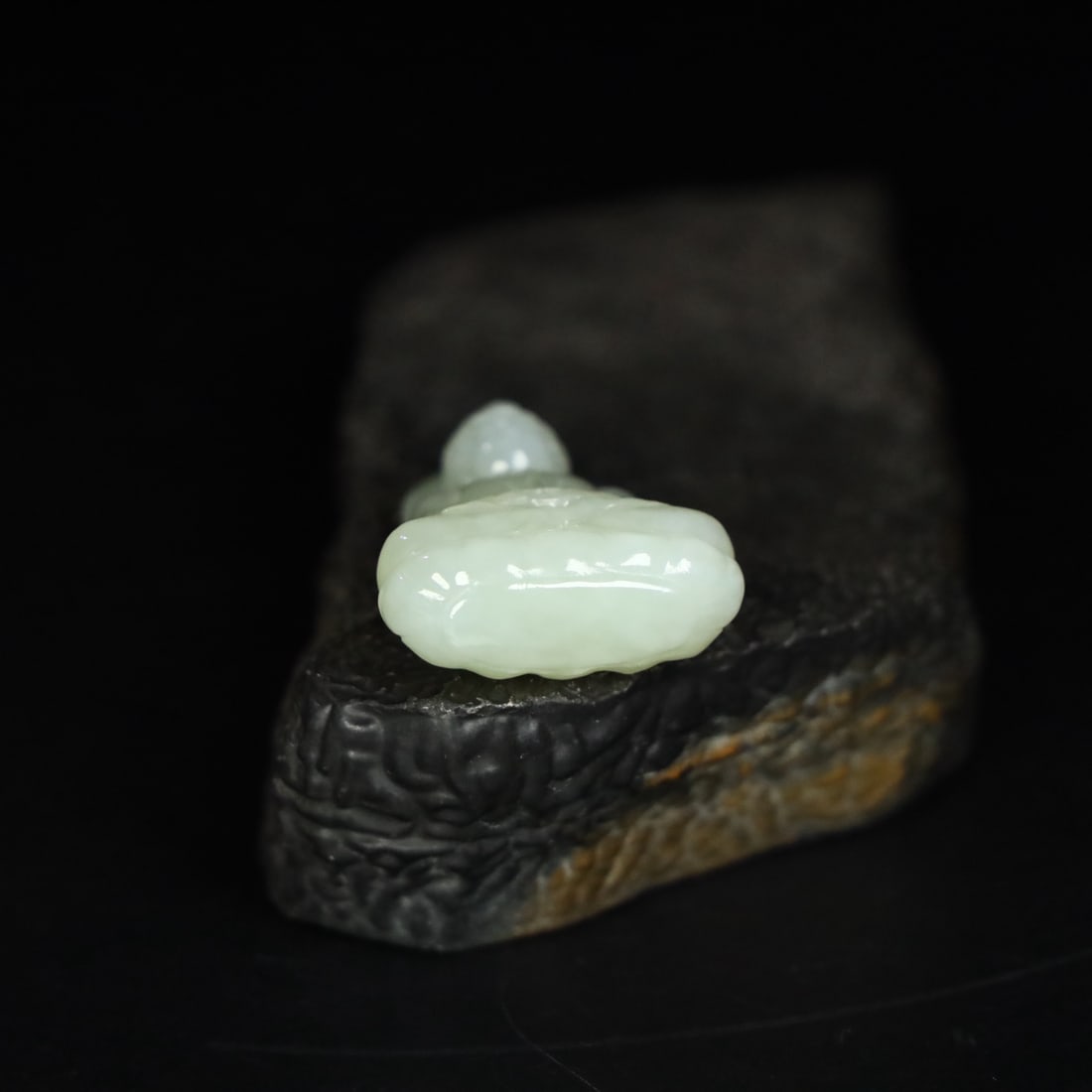 A Exquisite Hotan Jade Buddha statue - 8