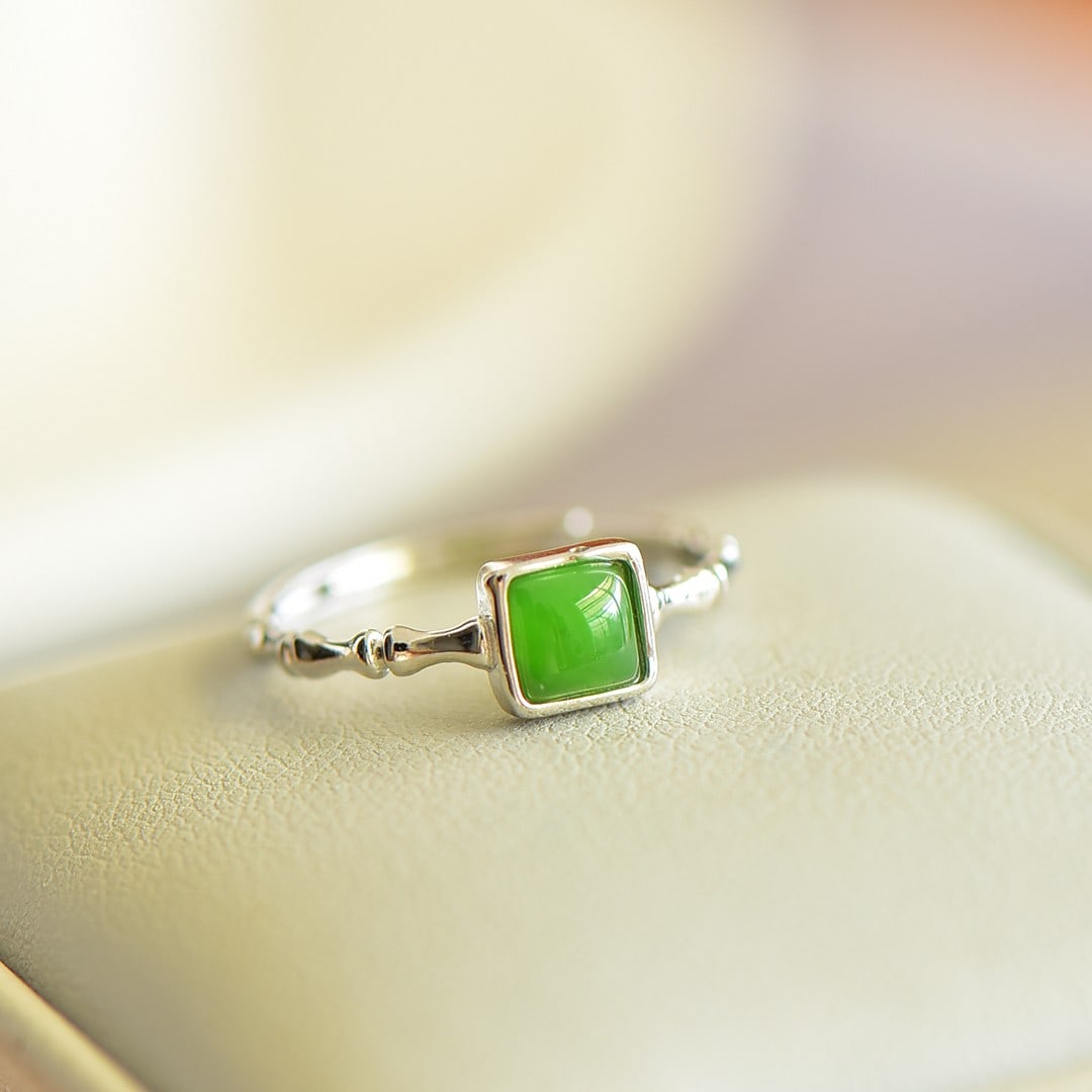 A Exquisite Silver Inlaid Jasper Square-shaped Ring: A Exquisite Silver Inlaid Jasper Square-shaped Ring,Size:0.3inx0.4in 银镶和田碧玉方形戒指