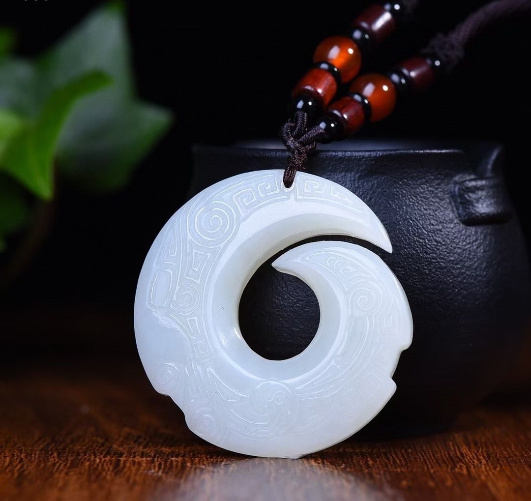 A Exquisite Hotan Jade Pendant - 2
