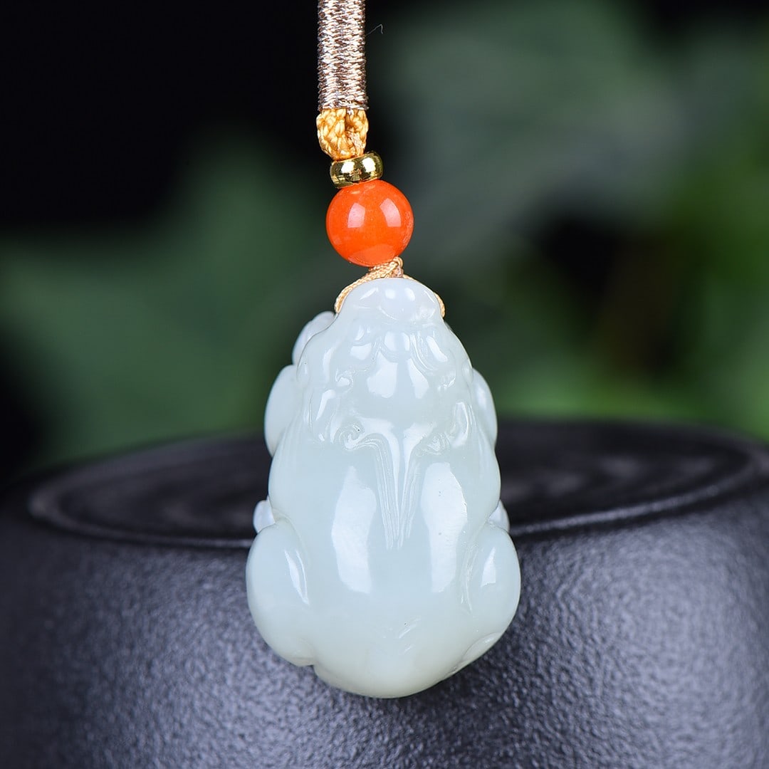 A Exquisite Hotan Jade Auspicious Beast Pattern Pendant - 2