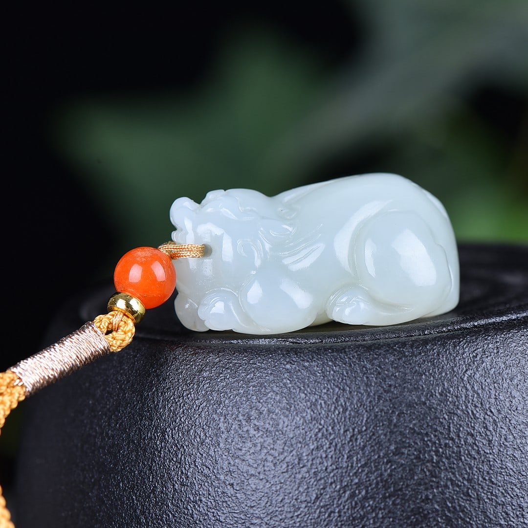 A Exquisite Hotan Jade Auspicious Beast Pattern Pendant - 3