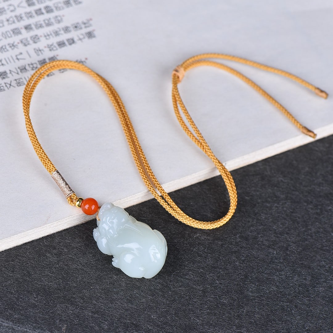 A Exquisite Hotan Jade Auspicious Beast Pattern Pendant - 5