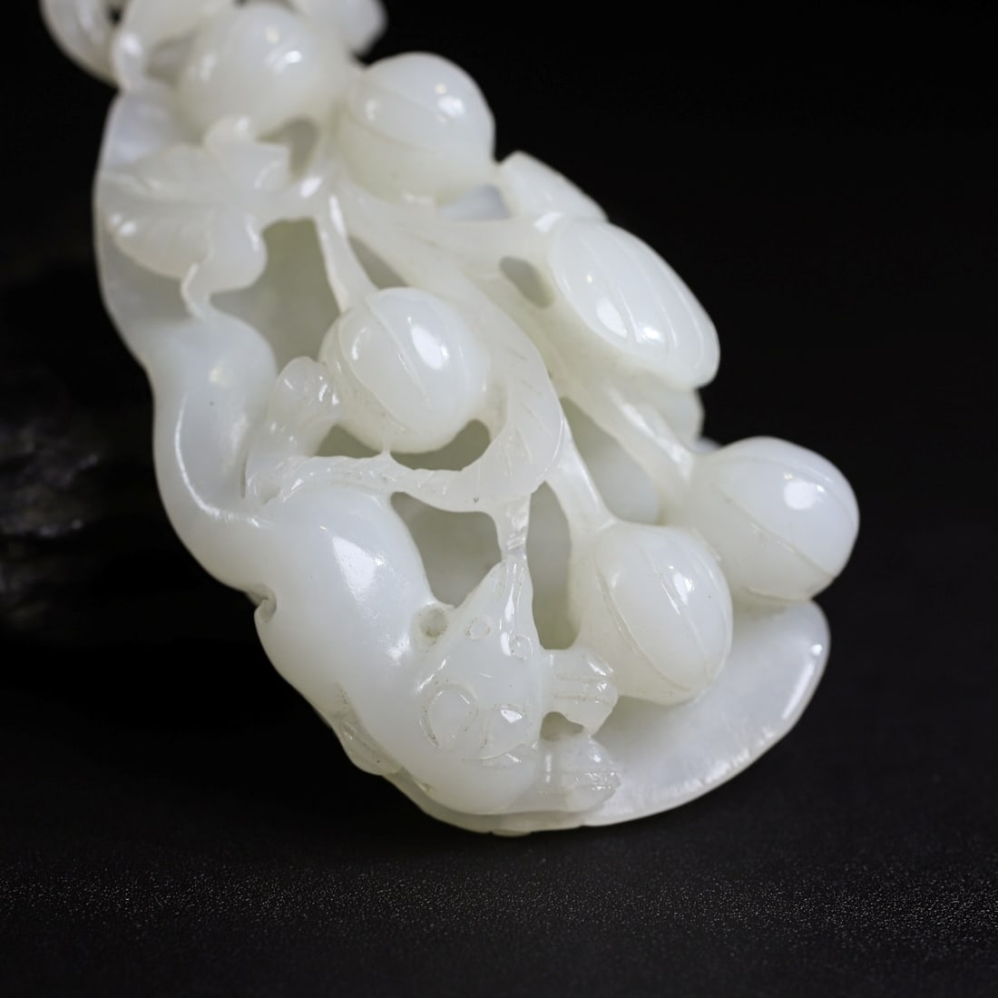 A Exquisite Hotan Jade Squirrel Ornament - 4