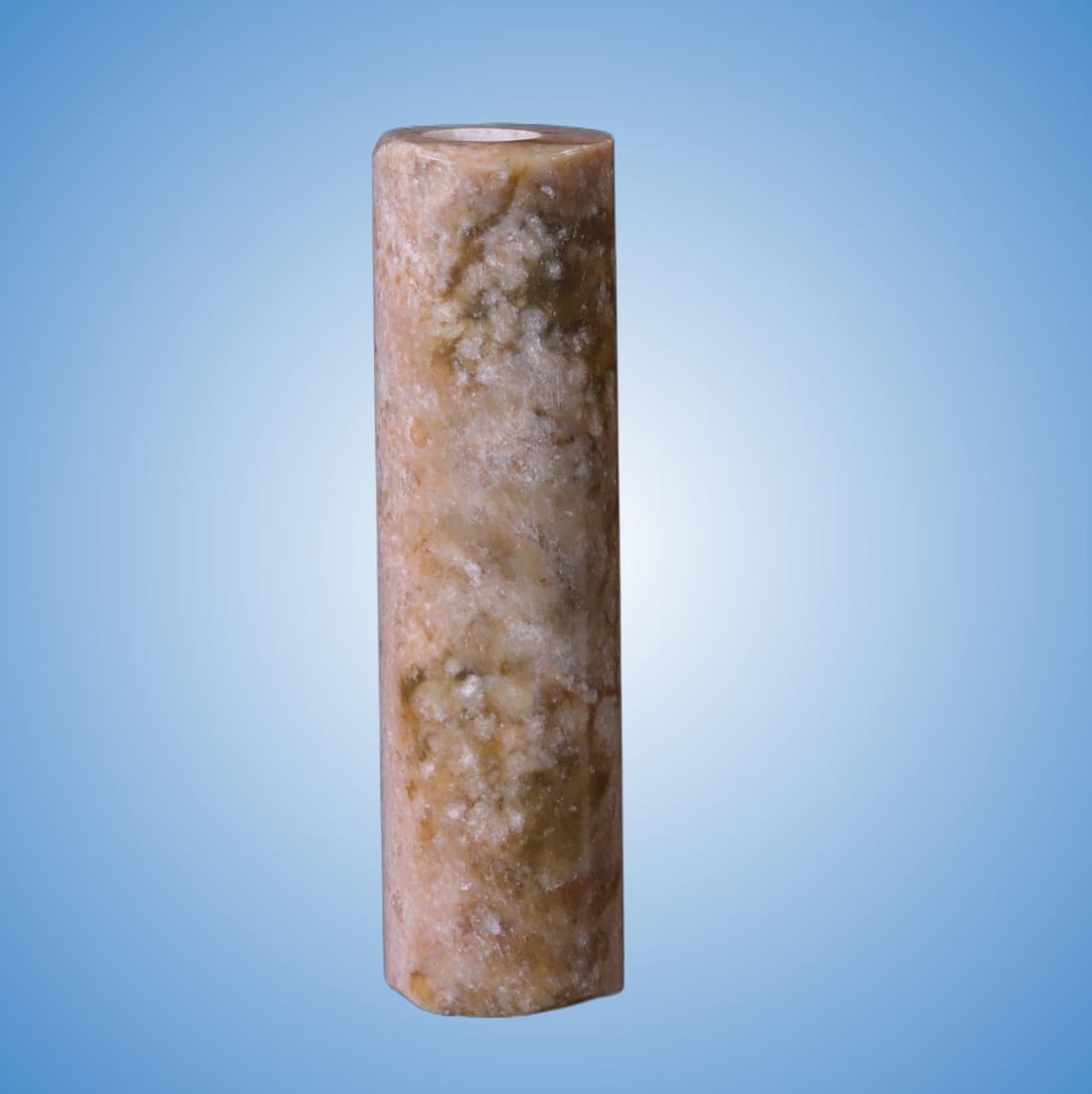 A Exquisite Gaogu Jade Handheld Carving: A Exquisite Gaogu Jade Handheld Carving,Ancient Time, China,Size:2.3inx0.6in,Weight:32g 高古玉手把件,远古时期