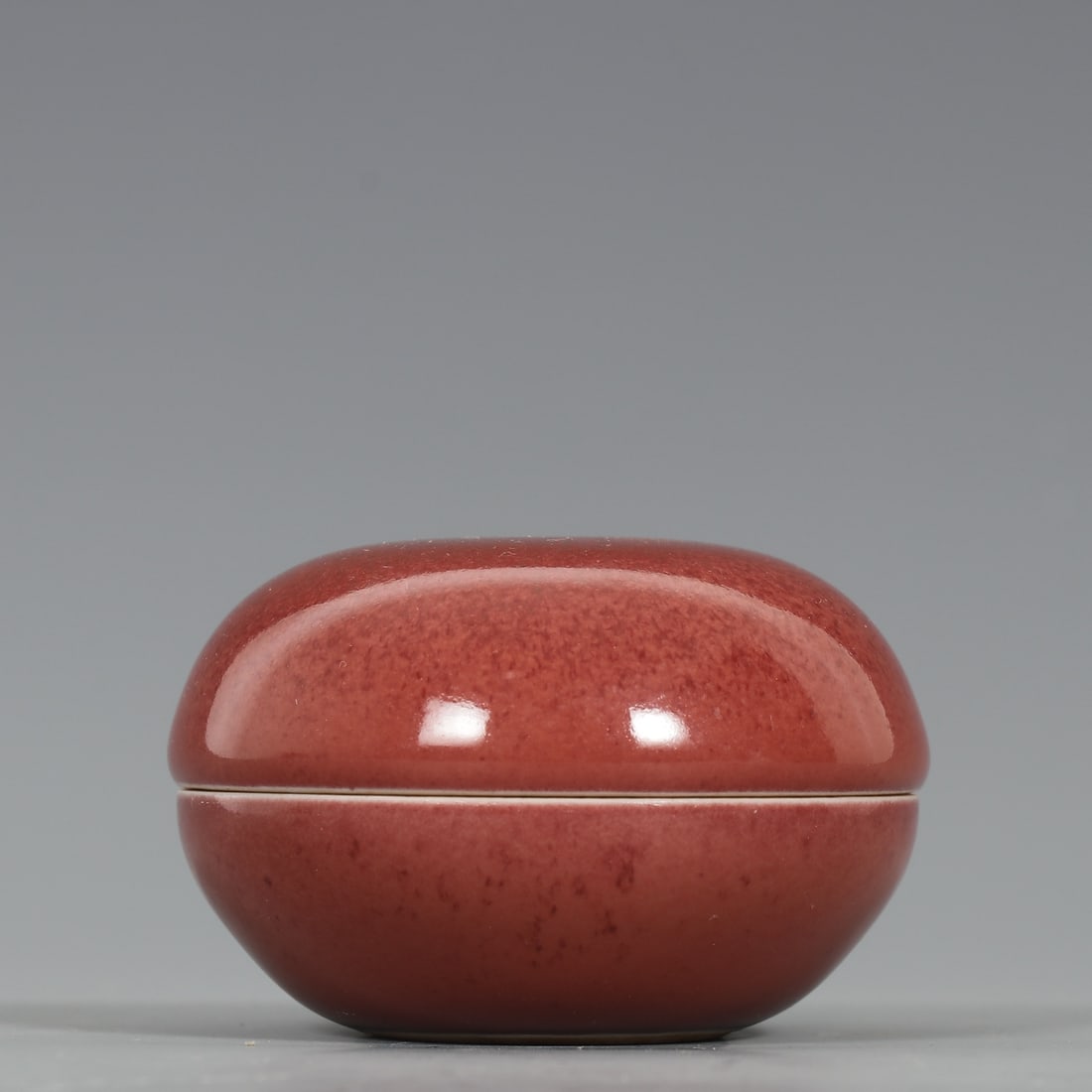 A Exquisite PeachBloom-Glazed Seal Box - 3