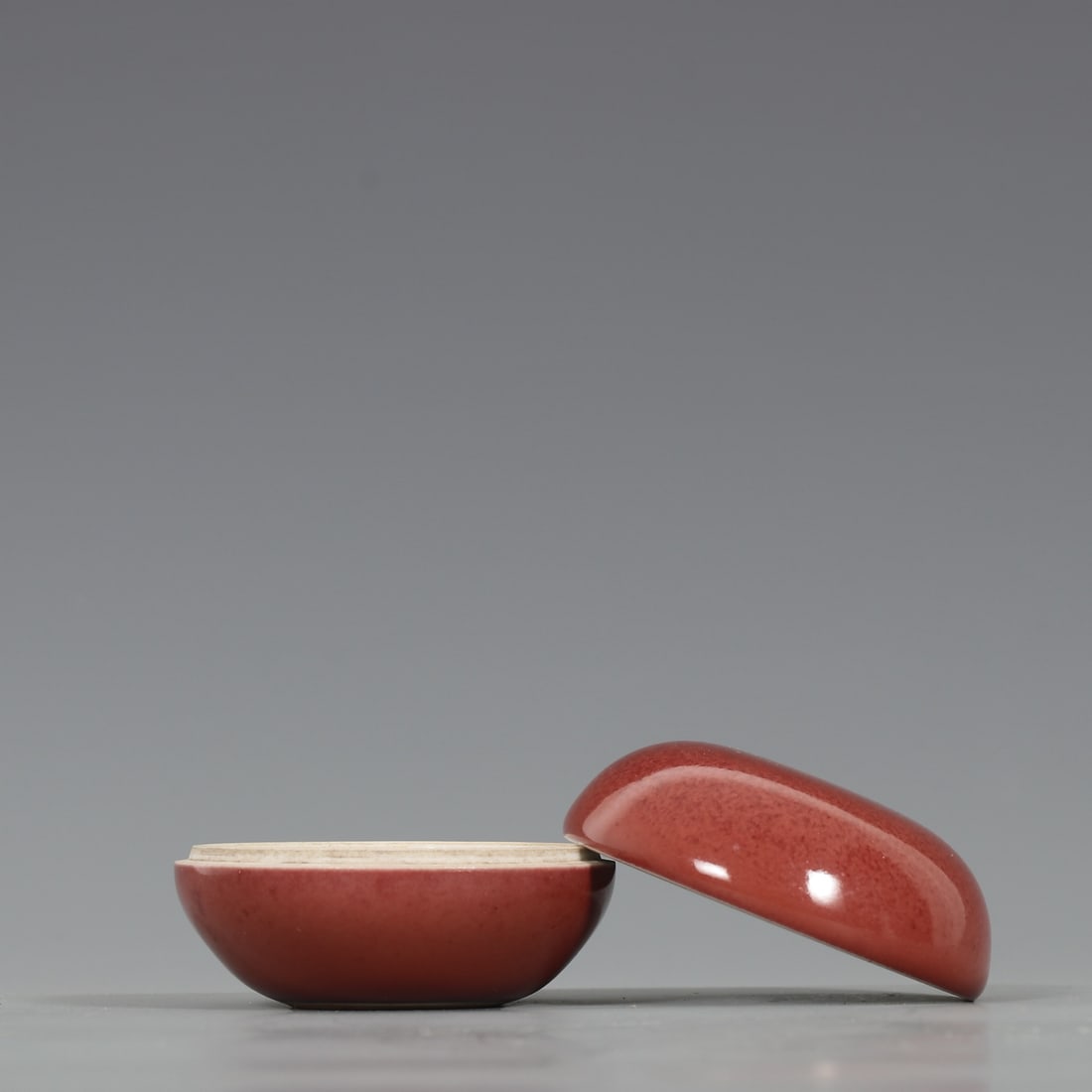 A Exquisite PeachBloom-Glazed Seal Box - 4