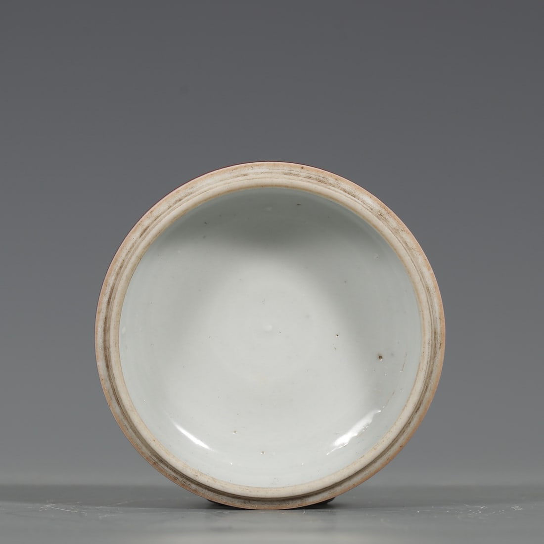 A Exquisite PeachBloom-Glazed Seal Box - 8