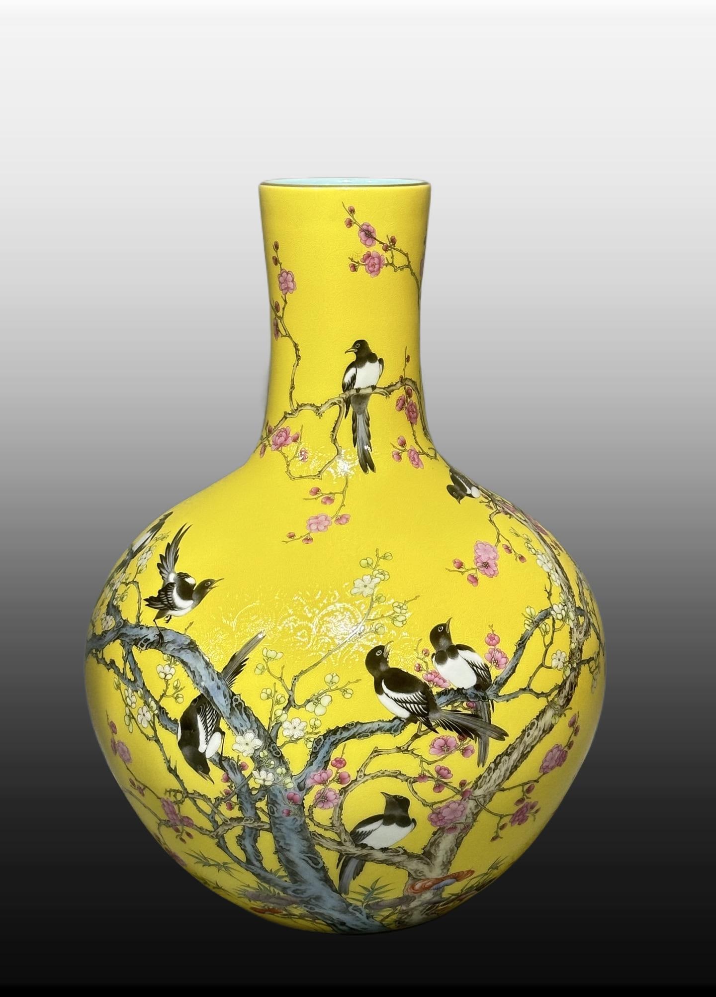 A Exquisite Yellow Ground Flower and Bird Pattern Vase: A Exquisite Yellow Ground Flower and Bird Pattern Vase,Qing Dynasty, China,Qianlong Four-character Mark,Size:17.2inx4inx12.2inx5.7in