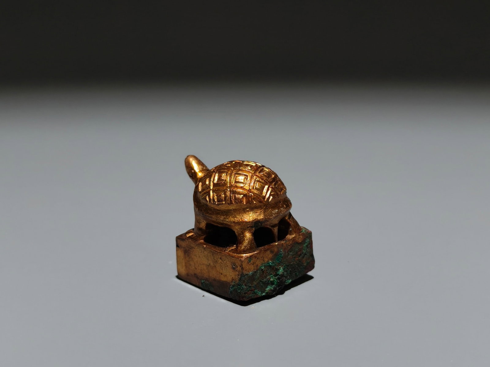 A Exquisite Gilt Bronze Turtle Seal - 6