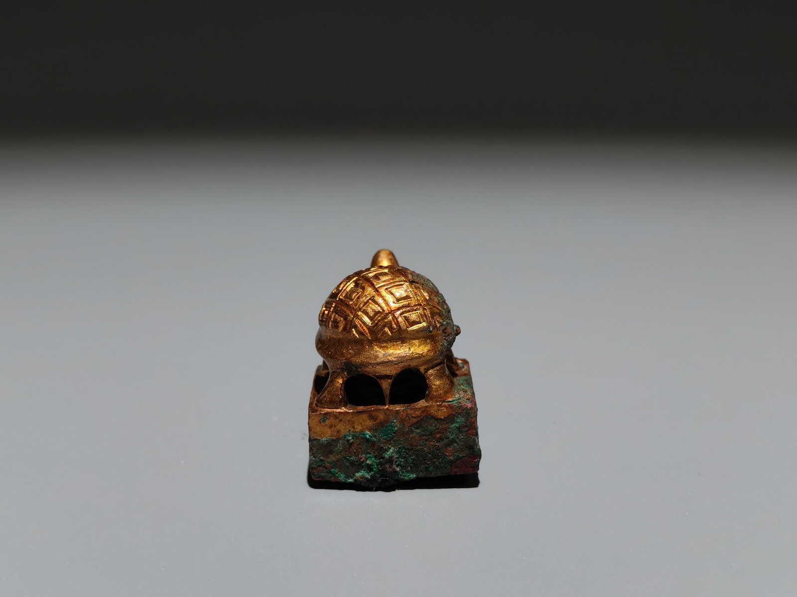 A Exquisite Gilt Bronze Turtle Seal - 7
